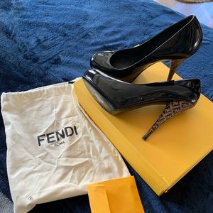 Fendi closed black patent leather heels